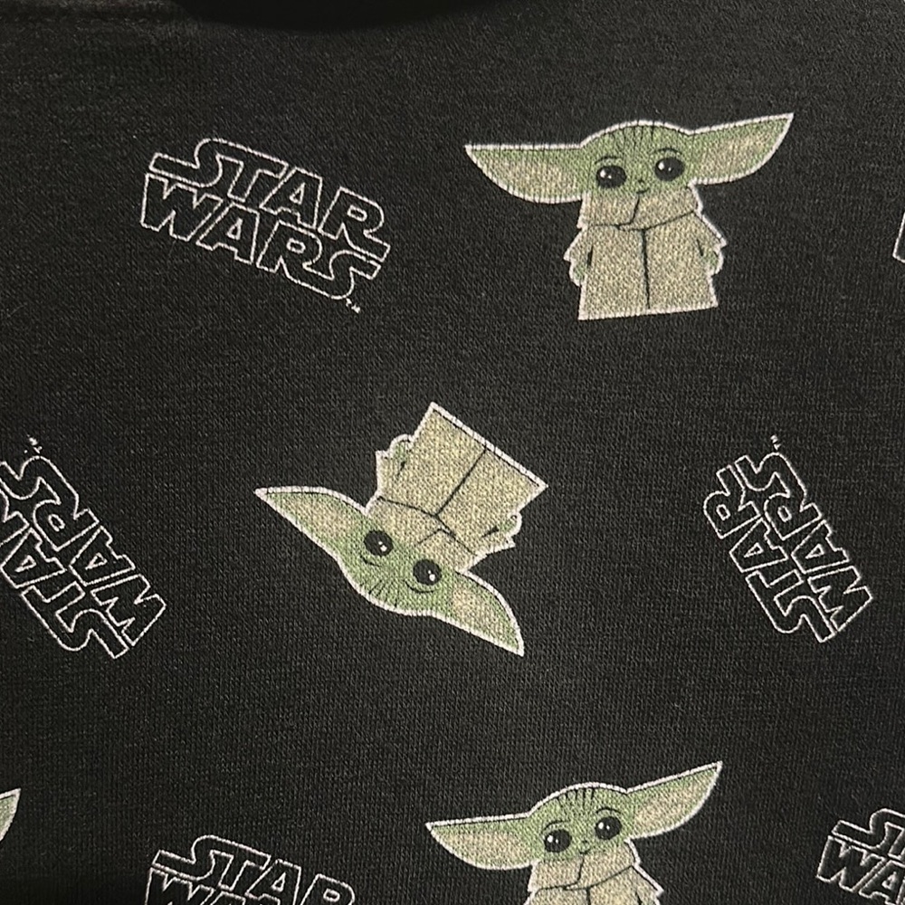 Star Wars Black Hoodie with Iconic Character Design Yoda - Picture 6 of 6